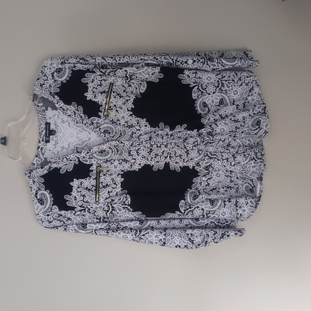 Lace print v-neck top